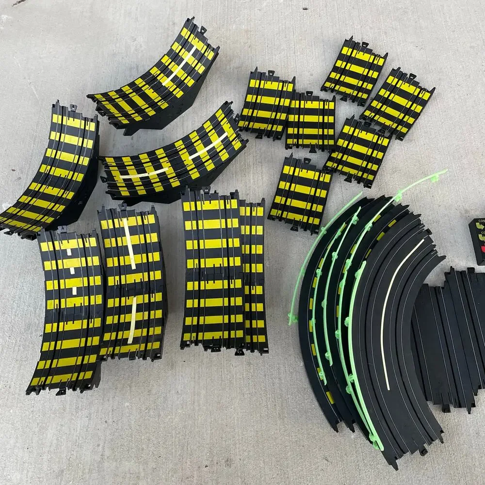 Tyco Cliff Hangers Racing Track for Slot Car B5879 Vtg Incomplete Untested READ